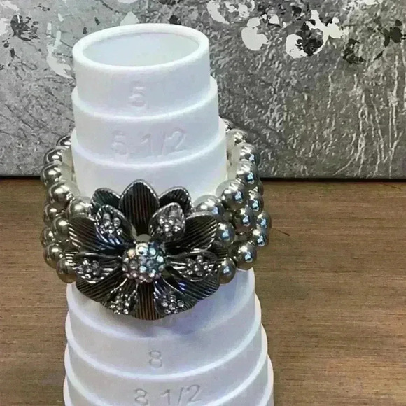 Silver AB Statement Flower Bracelet Vintage Bling - Picture 3 of 3